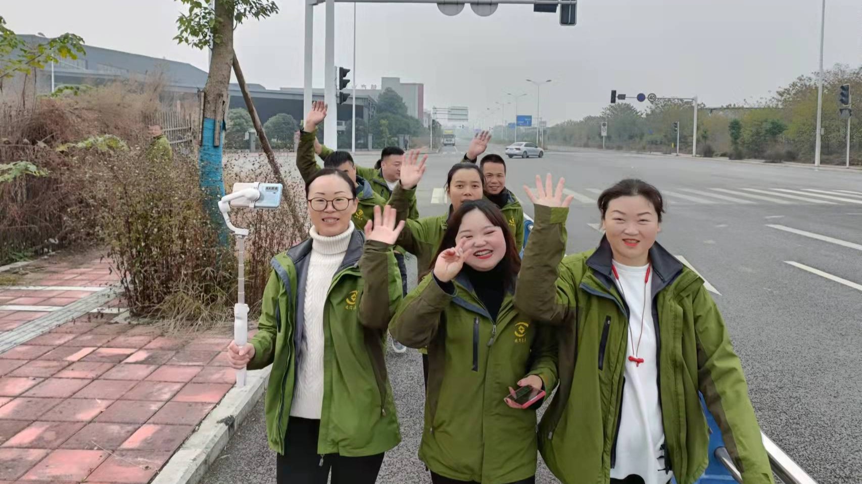 徒步30公里有几个人尝试过？南瓜视频下载APP免费版下载包装的销售团队一个也不落下